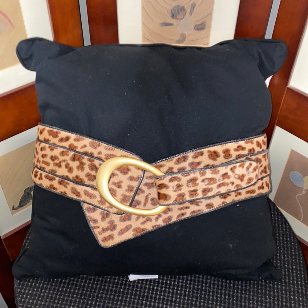 Euc Leatherock belt cow hair